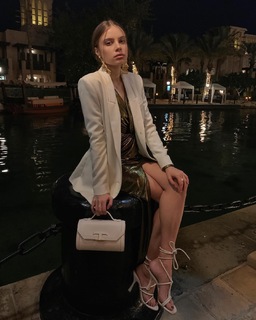 Xenia Tchoumitcheva feet photo thumbnail