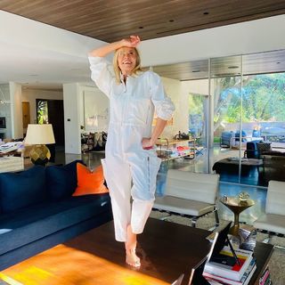 Chelsea Handler feet photo thumbnail