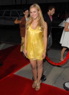 Kristen Bell feet photo thumbnail