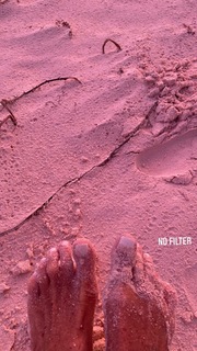 Elle Macpherson feet photo thumbnail