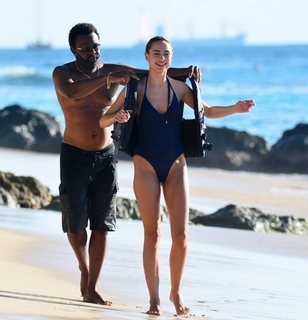 Kimberley Garner feet photo thumbnail