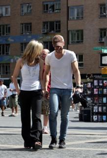 Kristen Bell feet photo thumbnail