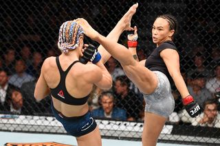Michelle Waterson feet photo thumbnail