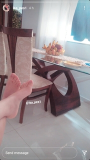 Isa Pes feet photo thumbnail