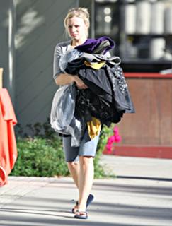 Kristen Bell feet photo thumbnail