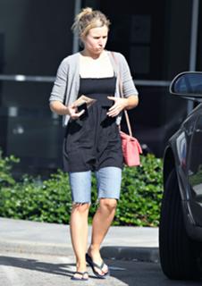Kristen Bell feet photo thumbnail