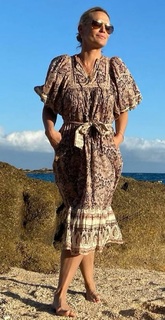 Molly Sims feet photo thumbnail