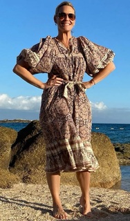Molly Sims feet photo thumbnail