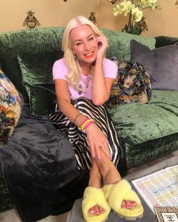 Denise Van Outen feet photo thumbnail