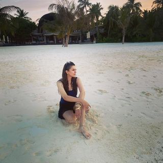 Hansika Motwani feet photo thumbnail