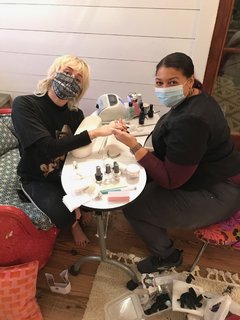 Miley Cyrus feet photo thumbnail