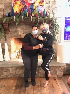 Miley Cyrus feet photo thumbnail