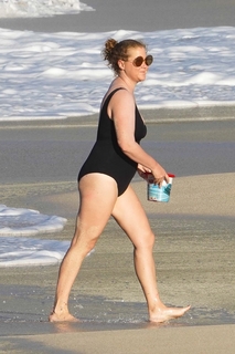 Amy Schumer feet photo thumbnail