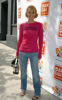 Molly Sims feet photo thumbnail