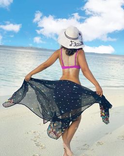 Hina Khan feet photo thumbnail