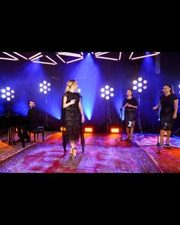 Hadise feet photo thumbnail