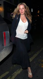 Gillian Anderson feet photo thumbnail