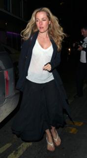 Gillian Anderson feet photo thumbnail