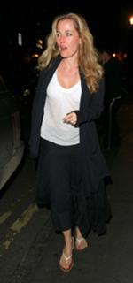 Gillian Anderson feet photo thumbnail