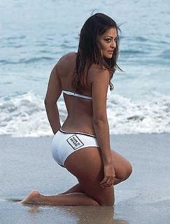 Juliana Paes feet photo thumbnail