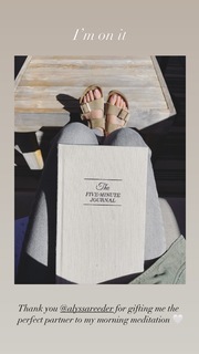 Lily Collins feet photo thumbnail