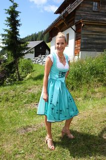 Stefanie Hertel feet photo 3