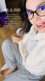 Carmen Villalobos feet photo thumbnail