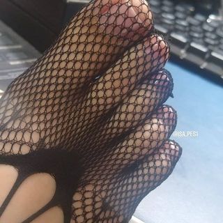 Isa Pes feet photo thumbnail