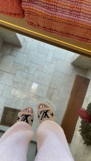 Kylie Jenner feet photo thumbnail