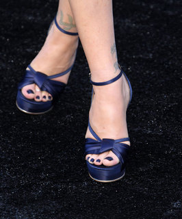 Christina Applegate feet photo thumbnail