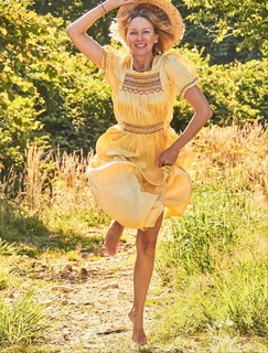 Naomi Watts feet photo thumbnail