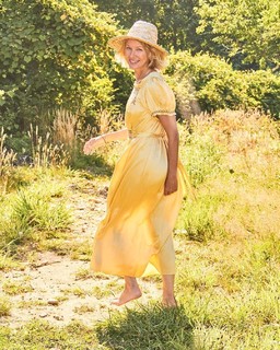 Naomi Watts feet photo thumbnail