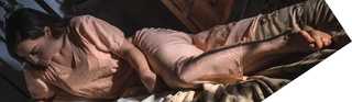 Emilia Clarke feet photo thumbnail