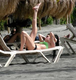 Amy Winehouse feet photo 2