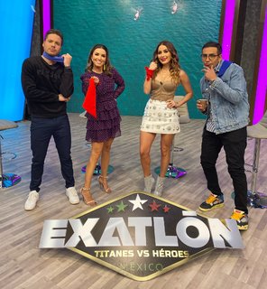 Laura González feet photo thumbnail