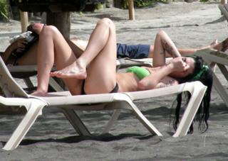 Amy Winehouse feet photo 3