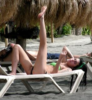 Amy Winehouse feet photo 4