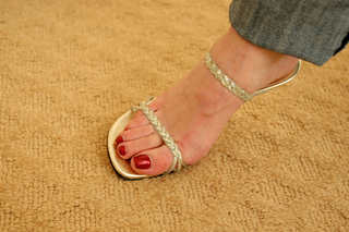 Julie Benz feet photo thumbnail