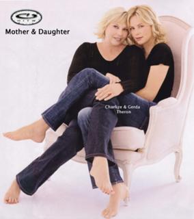 Charlize Theron feet photo thumbnail