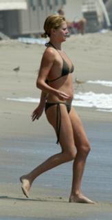 Charlize Theron feet photo thumbnail