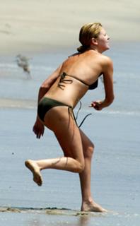 Charlize Theron feet photo thumbnail