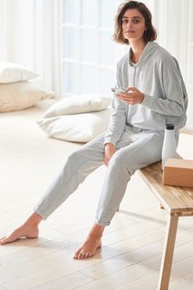 Taylor Hill feet photo thumbnail