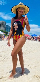 Juliana Paes feet photo thumbnail
