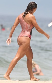 Juliana Paes feet photo thumbnail