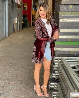 Laura González feet photo thumbnail