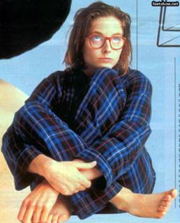 Jodie Foster feet photo thumbnail