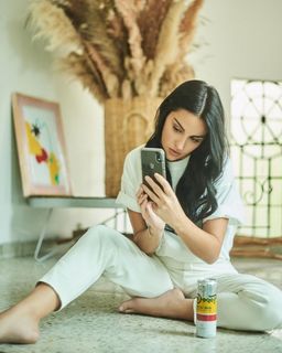 Maite Perroni feet photo thumbnail