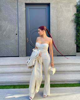 Kylie Jenner feet photo thumbnail