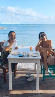 Claudia Lizaldi feet photo thumbnail