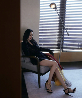 Mi Yang feet photo thumbnail